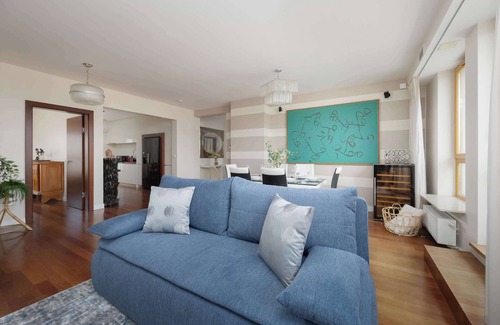 Wlochy Apartamento | Obywatelska 5 | Warszawa | Spacious & Stylish Apartment | Two Parking Spaces |