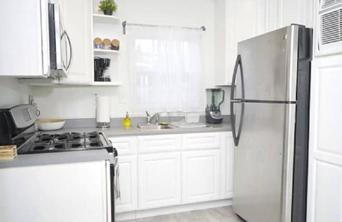 Southwest Anaheim Casa | OC Shack- 8 mins from Disneyland★Beach!Restaurants
