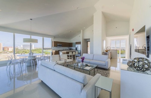 Palm Beach Condominio | Dúplex PENTHOUSE de 5 dormitorios: toda la familia en la playa