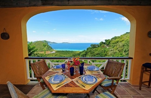 West End Villa | Vistas al océano y la isla con espectaculares puestas de sol y atmósfera al aire libre