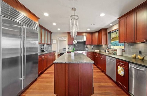 Mission Hills Casa | Ocean+Bay View large home with Pool+Jacuzzi+Sauna+Game Room+Movie Room+12 Beds