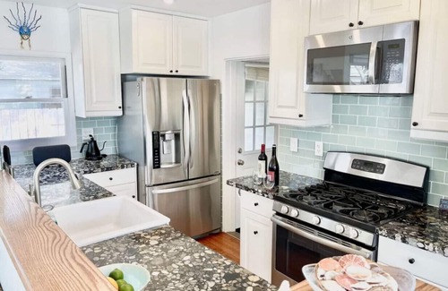 Point Loma Heights Casa | Ocean Beach 2 Bedroom 2 Bath with Parking and BBQ