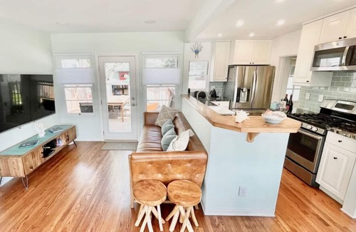 Point Loma Heights Casa | Ocean Beach 2 Bedroom 2 Bath with Parking and BBQ
