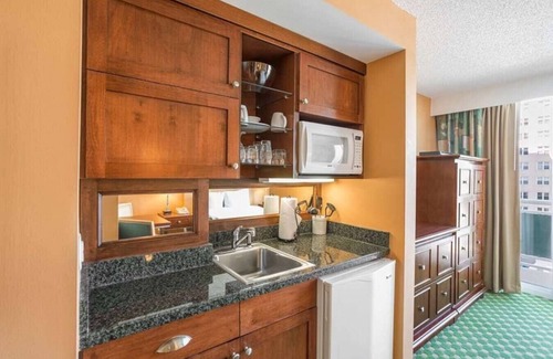 Northeast Virginia Beach Hotel | Ocean Beach Club O.V. & Studio · Virginia Beach Studio Suite