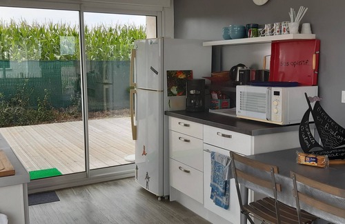 Guidel Apartamento | Ocean, beaches, kitesurfing, surfing 400 m away, ground-floor apartment with very large terrace
