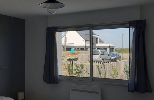 Guidel Apartamento | Ocean, beaches, kitesurfing, surfing 400 m away, ground-floor apartment with very large terrace