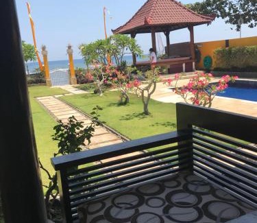 Banjartegehe Casa | Ocean Beachfront Villa Dini