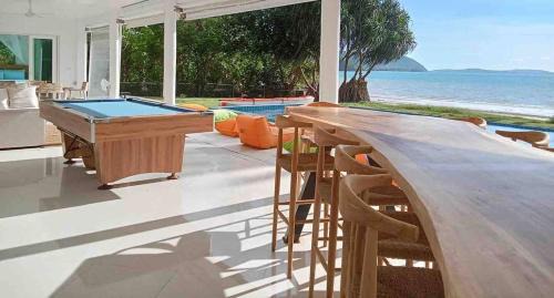 Wichit Villa | Ocean Bliss Beach House, 6 Bedrooms