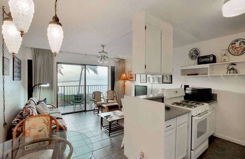 Kaunakakai Condominio | ¡Felicidad del Océano Pacífico! Lanai, cocina completa, ventiladores de techo, televisión por cable - Molokai Shores 203