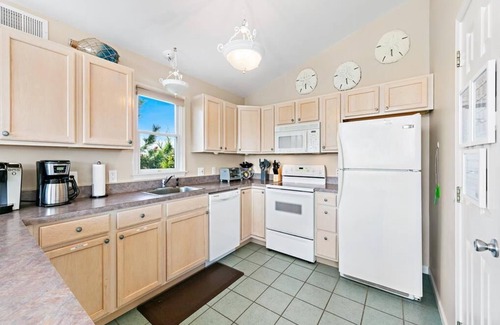 Barnegat Light Casa | Ocean block single family in Barnegat Light with views of Old Barney