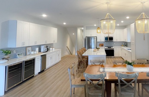 Midtown Ocean City Casa | Ocean block Townhouse with private pool and elevator