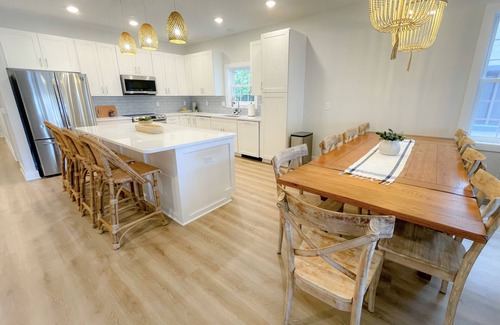 Midtown Ocean City Casa | Ocean block Townhouse with private pool and elevator