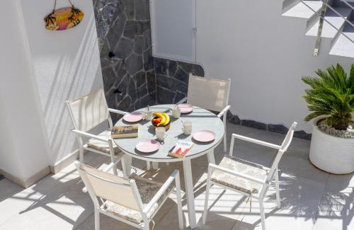 El Moncayo Casa | Ocean Blue Eyes by Fidalsa