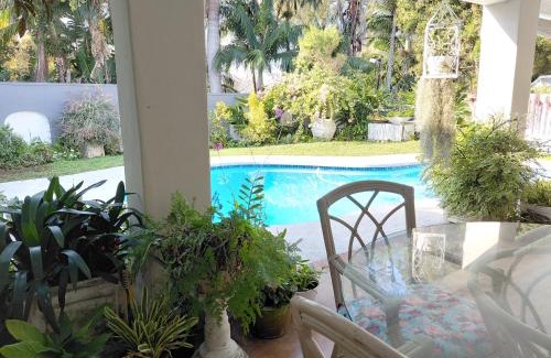 Umhlali Beach Casa | Ocean Blue Suite - Villa Roc Guesthouse