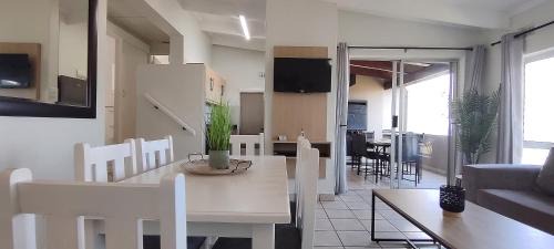 Shaka's Rock Apartamento | Ocean Breeze 33 Chaka's Rock Chalets