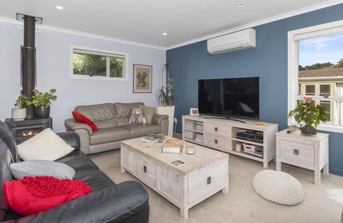 Ruakaka Casa | OCEAN BREEZE BACH - RUAKAKA BEACH HOLIDAY HOME in Ruakaka