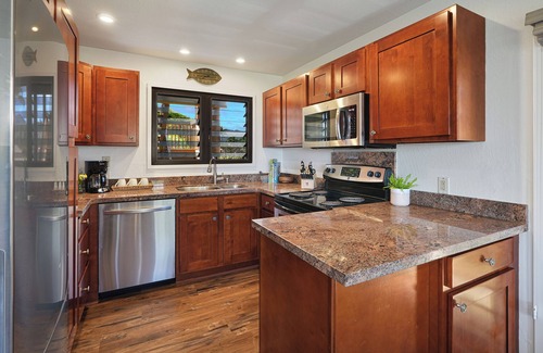 Lihue Condominio | Ocean Breeze Haven – Kaha Lani #211