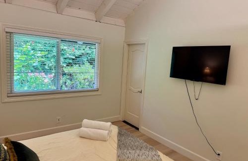 Muirlands West Casa | Ocean Breeze Haven Sunset & Pool La Jolla