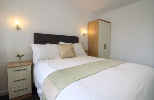 Holywell Cabaña | 1 bedroom accommodation in Holywell Bay