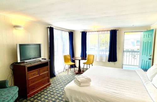 South Yarmouth Hotel | Ocean Breeze Motel - Standard King