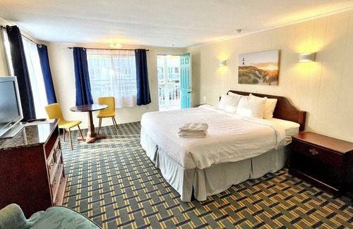 South Yarmouth Hotel | Ocean Breeze Motel - Standard King