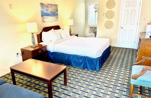 South Yarmouth Hotel | Ocean Breeze Motel - Standard Queen
