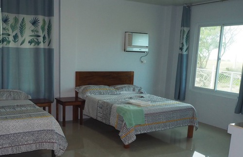 Bacnotan Complejo | Suite Ocean Breeze Resort Deluxe.