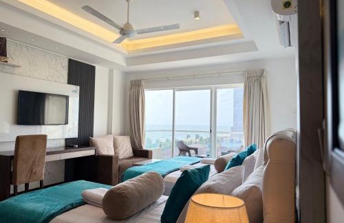 Kudapaduwa Apartamento | Ocean Breeze Seaview Studio by AquaBlu
