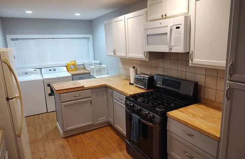 San Pedro Apartamento | Ocean breezes! [[ Point Fermin ]] 2/1 20 yards to Lighthouse Deli