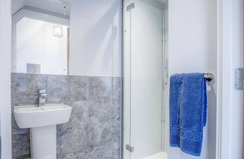 Saundersfoot Hotel | Ocean Cabins No. 12 @ The Square - Saundersfoot