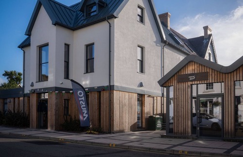 Saundersfoot Hotel | Ocean Cabins No. 12 @ The Square - Saundersfoot