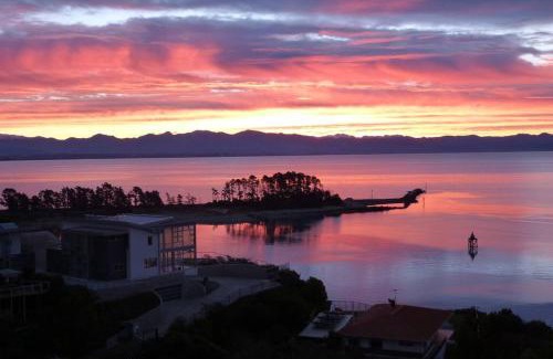 Stepneyville Casa | Ocean Dreaming - Nelson Waterfront