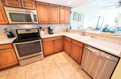 Indian Harbour Beach Condominio | Ocean front corner unit with quiet beach