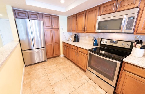 Indian Harbour Beach Condominio | Ocean front corner unit with quiet beach