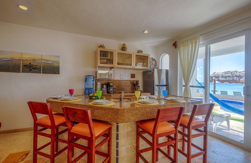 Akumal Condominio | OCEAN FRONT! 2 bed/2 bath*GROUND FLOOR* a/c* MAID!