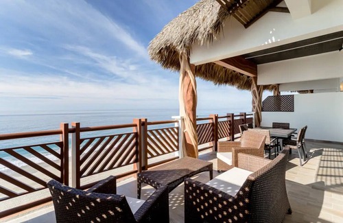 San Pedro Mixtepec Condominio | Ocean Front 3 Bedroom Penthouse with Resort Amenities Overlooking the Pacific!