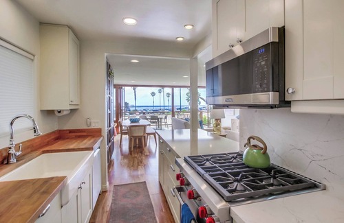 South Mission Beach Casa | Ocean Front * 3 Water View Patios * A/C