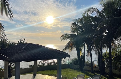 Tamanique Casa | Finca frente al mar / Surfer Paradise Romantic Owner Suite