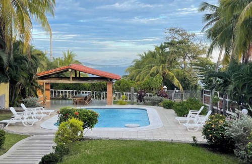 Tamanique Casa | Ocean Front Beach Estate / -Surfers Paradise- SUITE PRESIDENCIAL