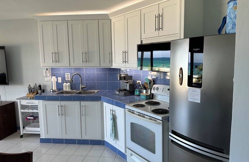 San Jose del Cabo Condominio | Ocean Front Costa Azul 1 Bedroom Condo