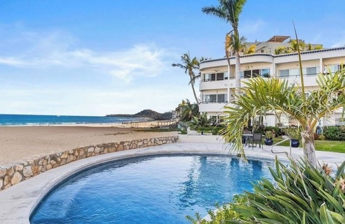 San Jose del Cabo Condominio | Ocean Front Costa Azul 1 Bedroom Condo