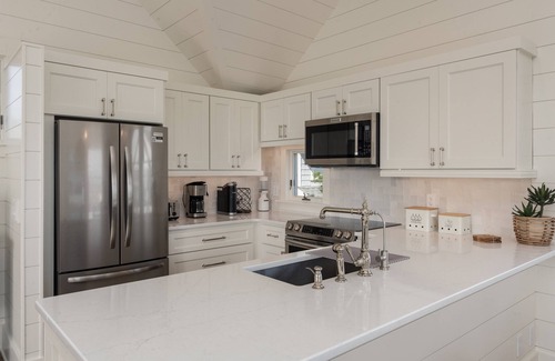 Flora's Bluff Casa | Ocean Front Cottage 2023 Total Renovation Pet Friendly 5 Star Home BHI Club