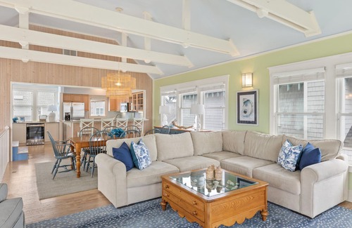 South Beach Casa | Ocean Front Cottage Pet Friendly with Bhi and Shoals Clubs