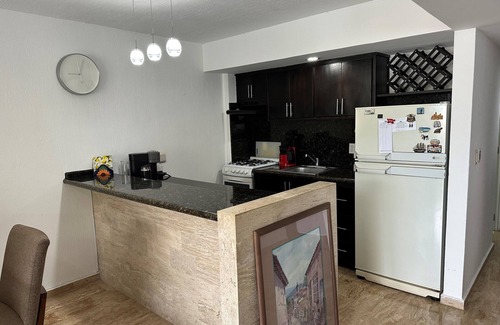 South Shore Hotel Area Condominio | Ocean Front Condo- Beach access - Sunset Views-Swimming Pools- Jacuzzi-