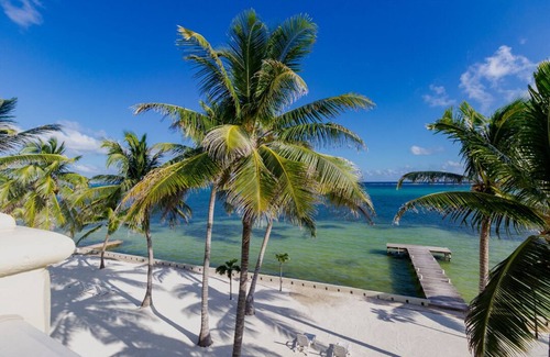 San Pedro Condominio | Condominio frente al mar con terraza privada en la azotea