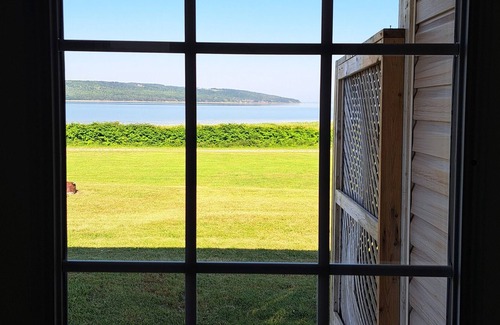 Troy Cabaña | Ocean front cottage on ceilidh trail. 5 min to Port Hawkesbury.
