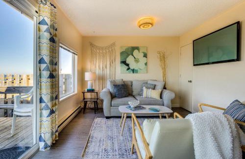 South Beach Casa | Ocean Front Duplex with Views! Dog Friendly -Surfside Cottage South