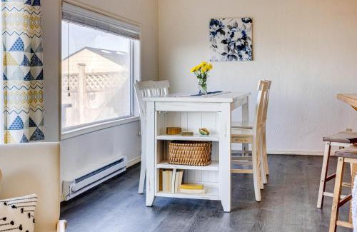 South Beach Casa | Ocean Front Duplex with Views! Dog Friendly -Surfside Cottage North