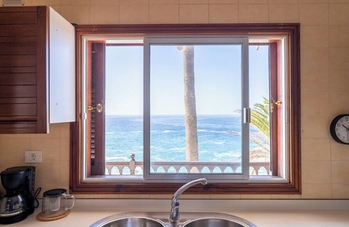 Santiago del Teide Apartamento | Ocean front 3 bedroom apartment