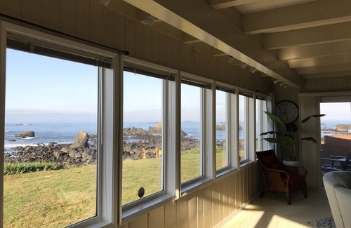Crescent City Casa | Ocean Front Home with private beach access.